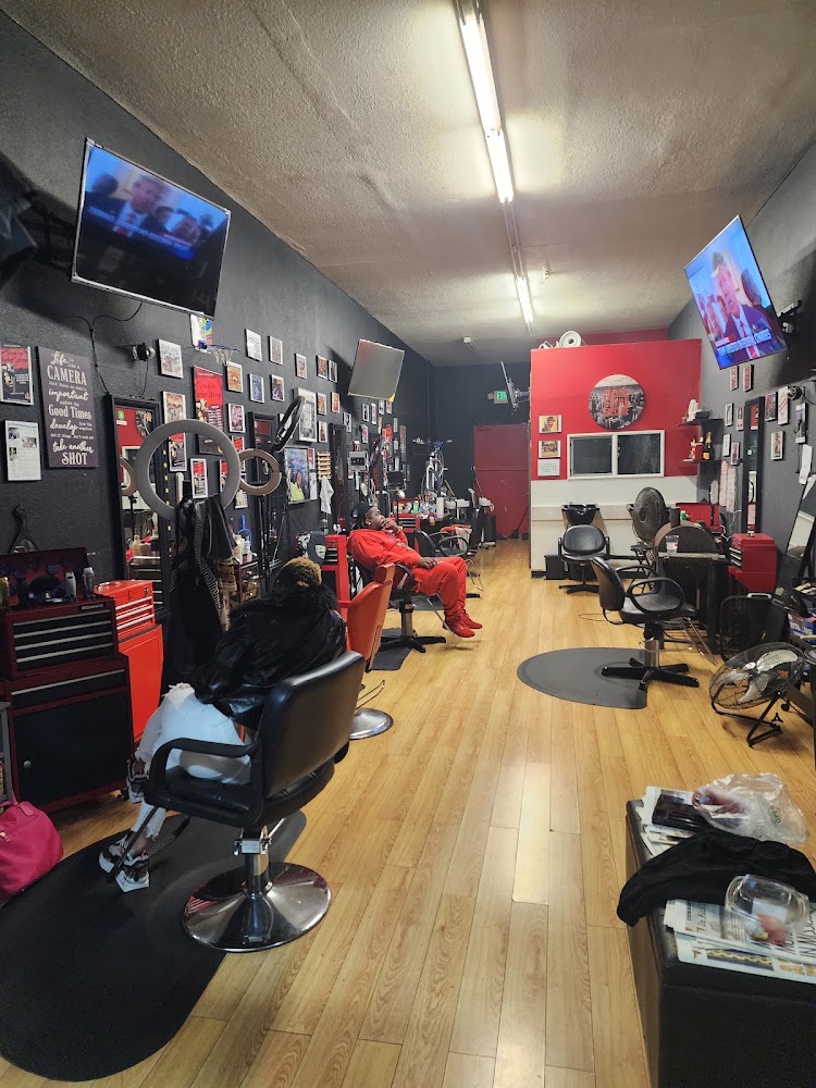 Grand Ave Barber Lounge view 4