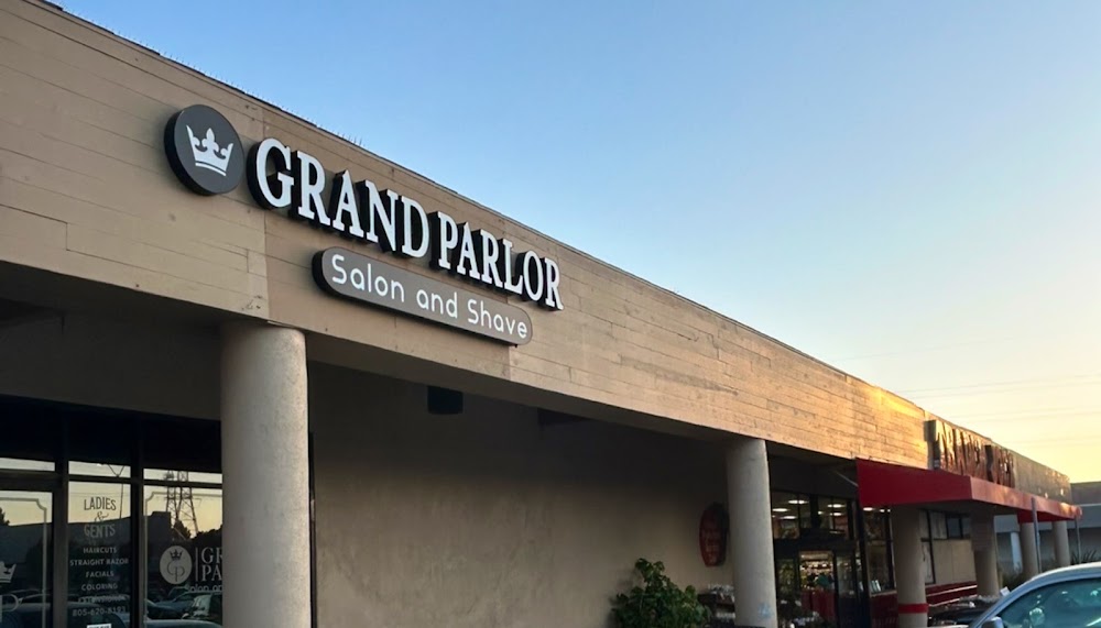 Grand Parlor Salon and Shave view 4