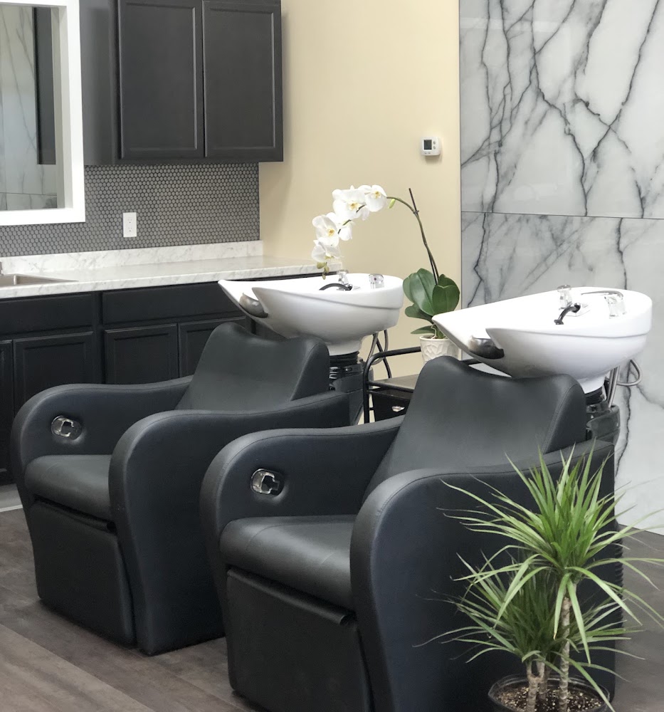 Grand Parlor Salon and Shave view 5
