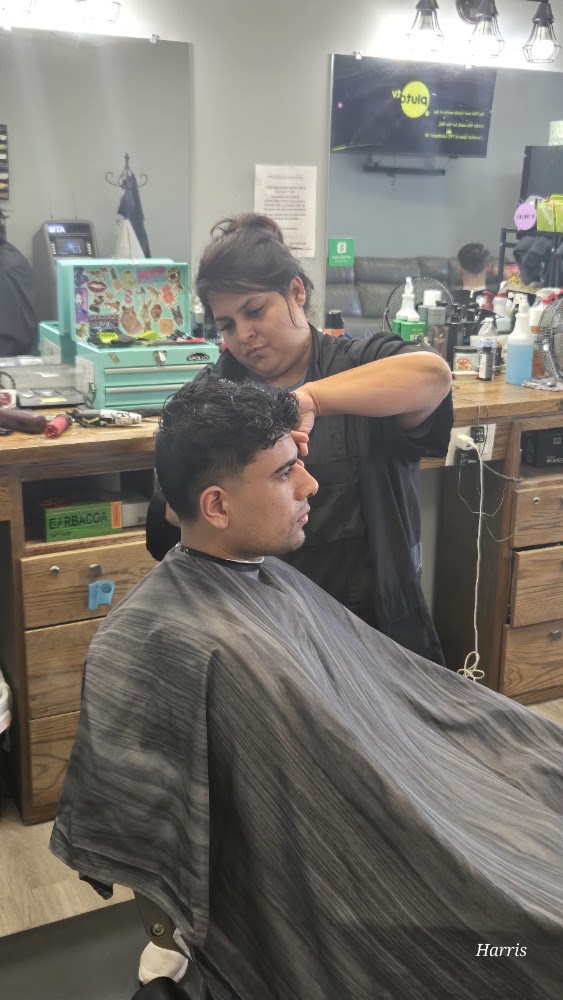 Henry's Woodlands Barber Shop view 3