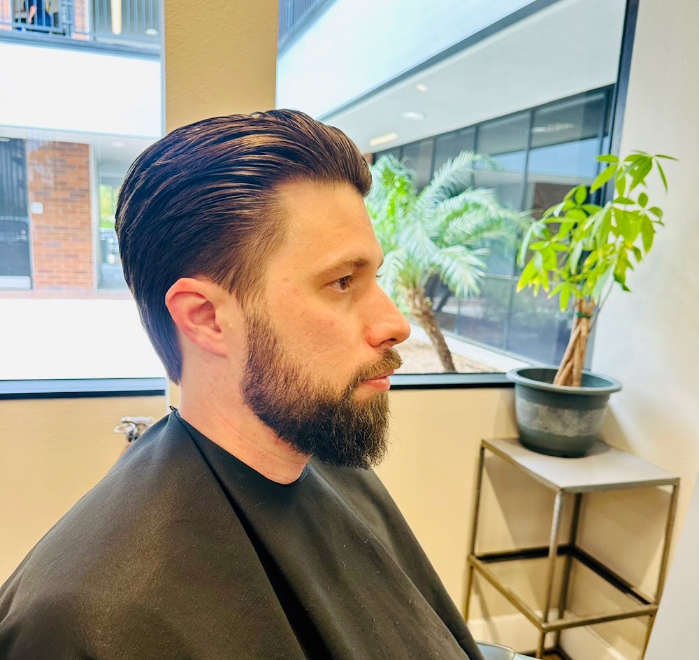 IN STYLE Men’s Salon - Lake Forest | Men Haircuts & Grooming view 3