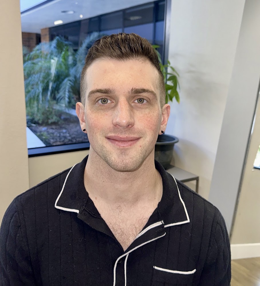 IN STYLE Men’s Salon - Lake Forest | Men Haircuts & Grooming view 4
