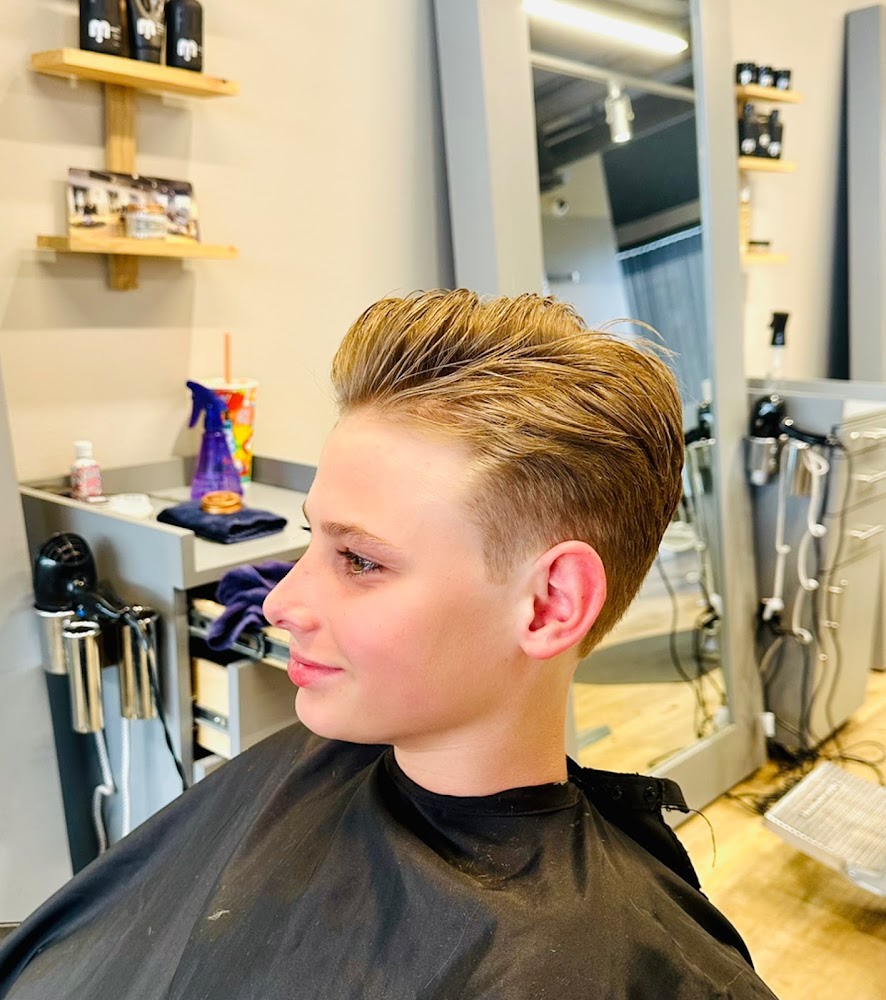 IN STYLE Men’s Salon - Lake Forest | Men Haircuts & Grooming view 5