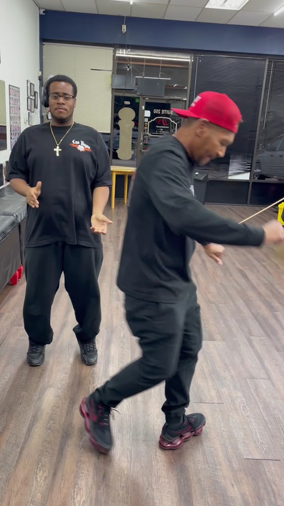J J's Barbershop view 3
