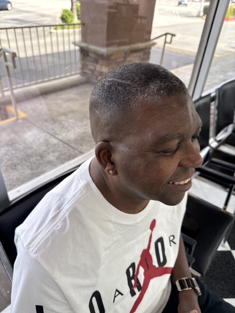 John’s barber shop view 5