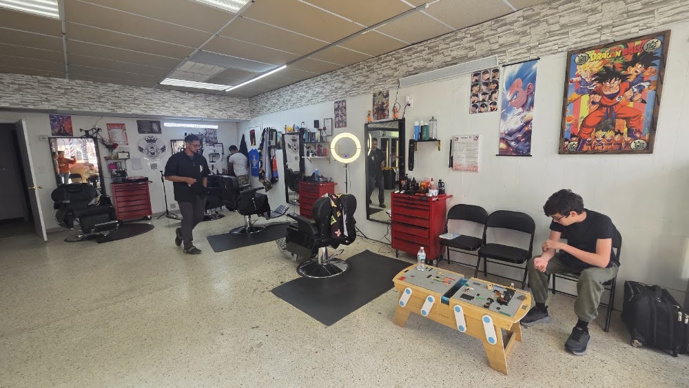 Josue imperial barbershop view 4
