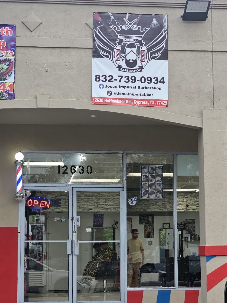 Josue imperial barbershop view 5