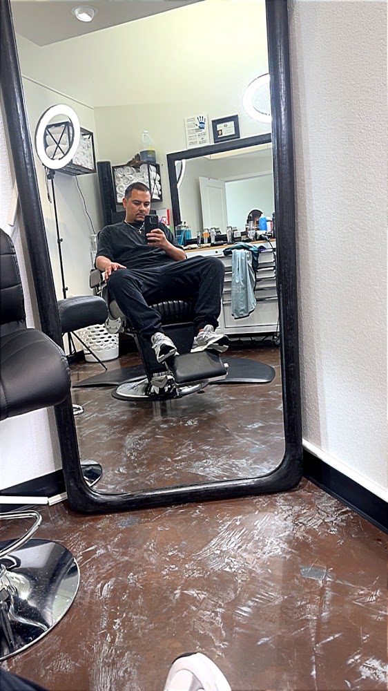 Juan Zurita The Barber primary photo