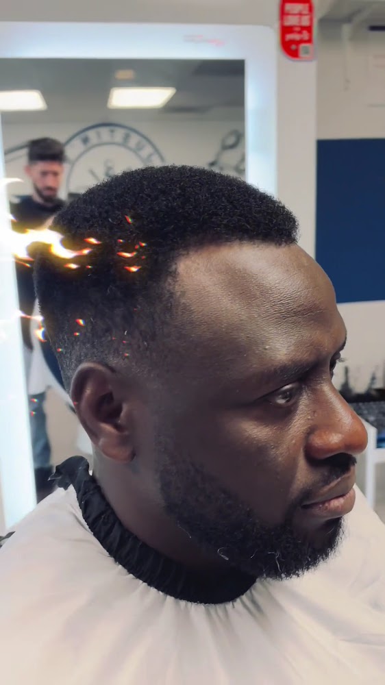 Justin's Fades & Hairstyles view 2