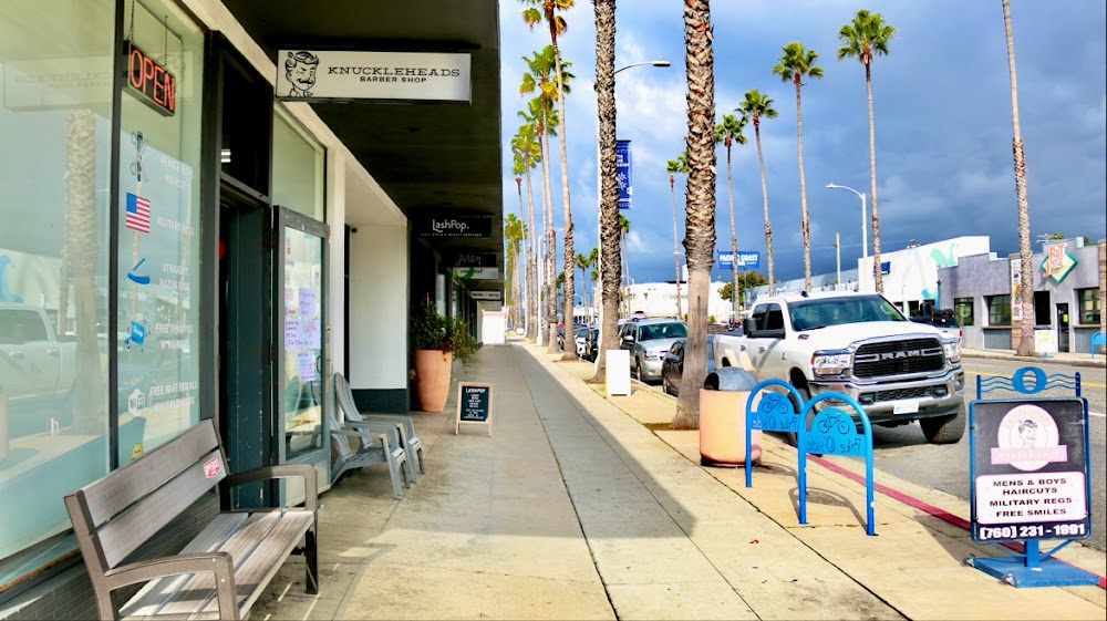 Knuckleheads Barbershop view 4