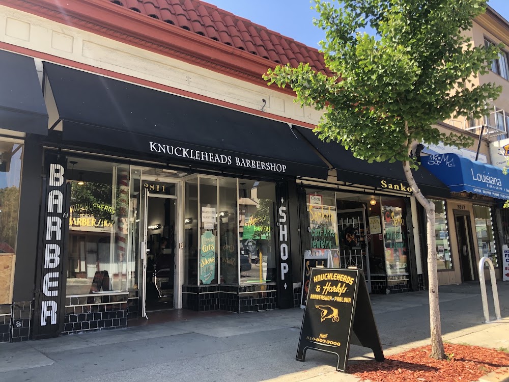 Knuckleheads & Harlots Barber Shop Parlour view 2