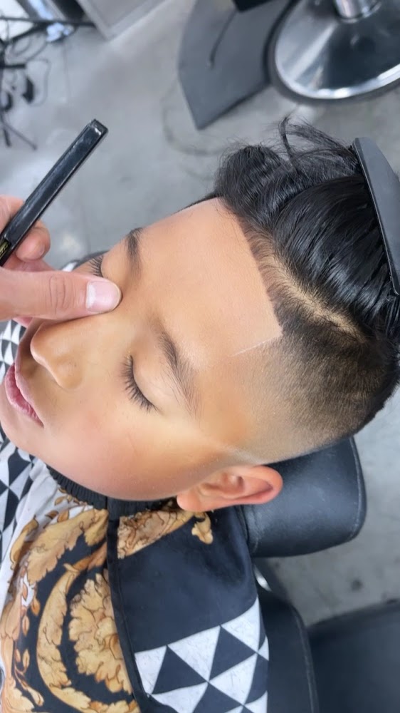 Lavish Barber Lounge view 3