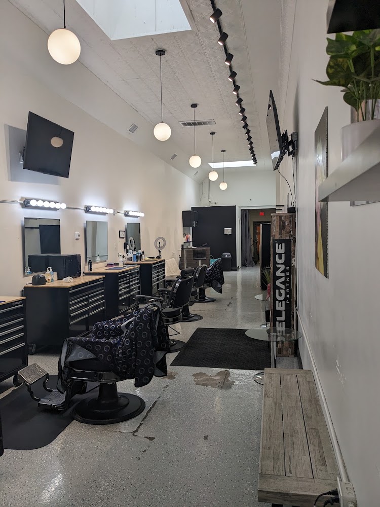 Lavish Barber Lounge view 4