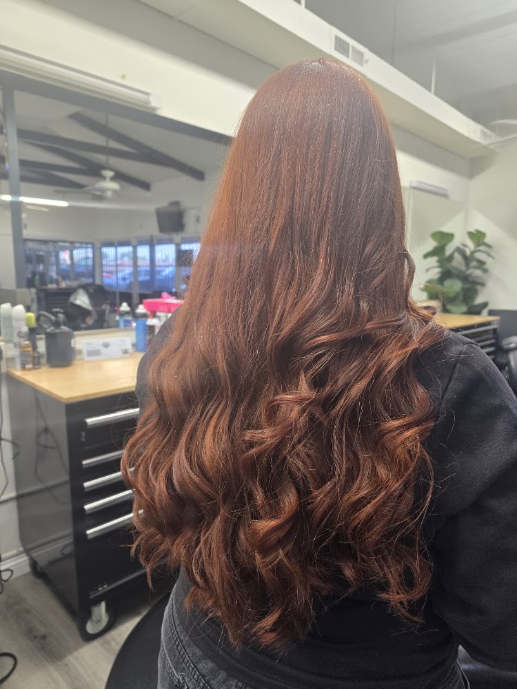 Licha Barber & Beauty Salon view 3