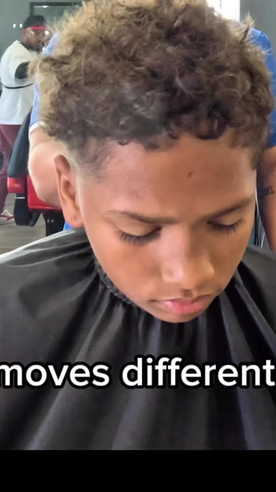 Licha Barber & Beauty Salon view 4