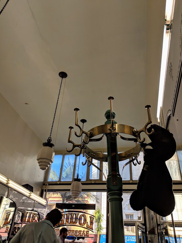 Louie's Barbershop SF view 5