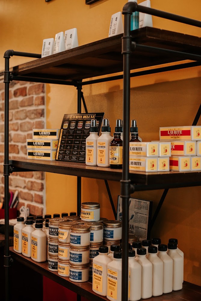 Lu's Barber Shop Haircut & Shave - Friendswood view 4