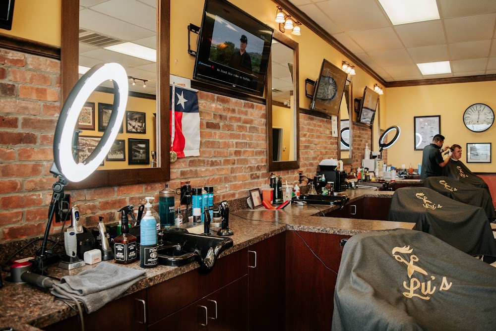 Lu's Barber Shop Haircut & Shave - Katy view 4