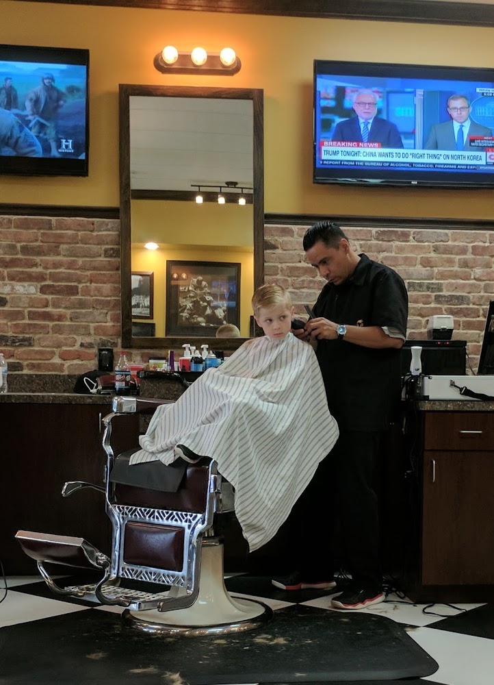 Lu's Barber Shop Haircut & Shave - League City view 3