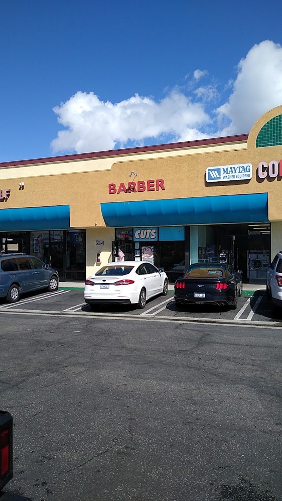 Lucky's Barbershop view 2