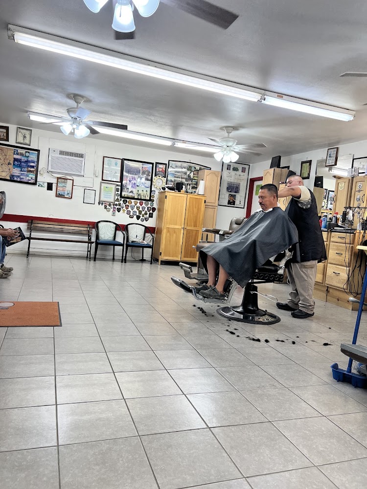 Luis Barber Shop view 2