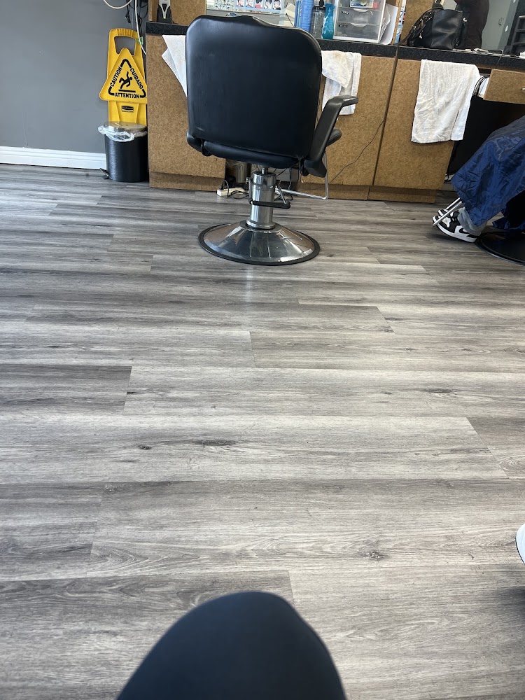 Luiz's Barber Shop view 3