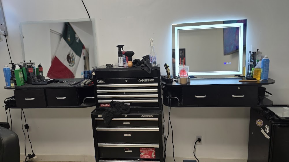 Luxury barber lounge view 4