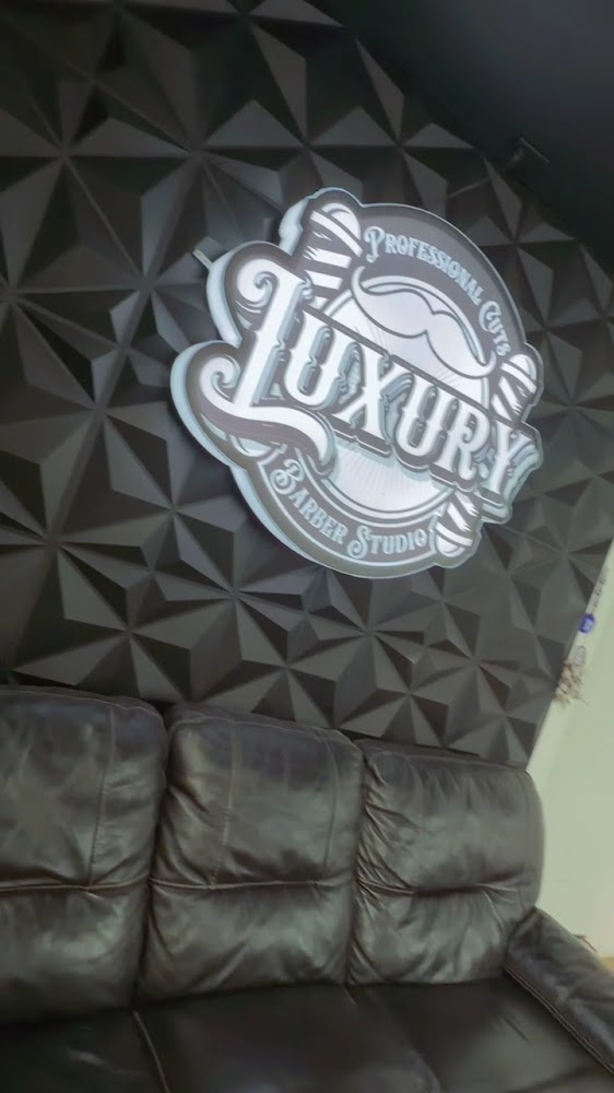 Luxury Barbershop studio & Head spa view 2