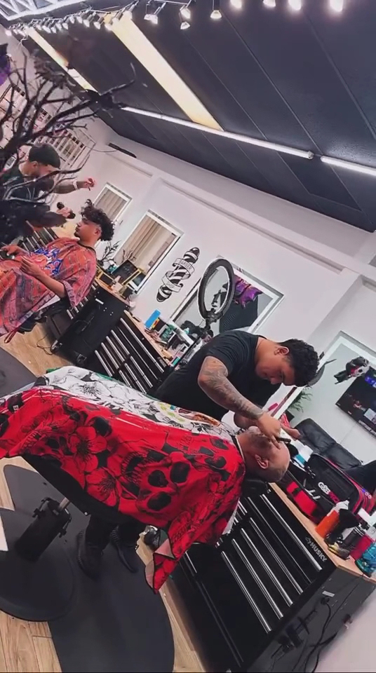 Luxury Barbershop studio & Head spa view 5