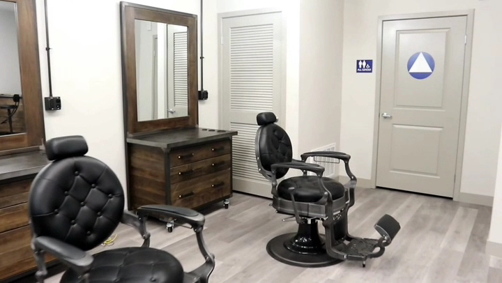 Madrid's Barber Lounge view 2