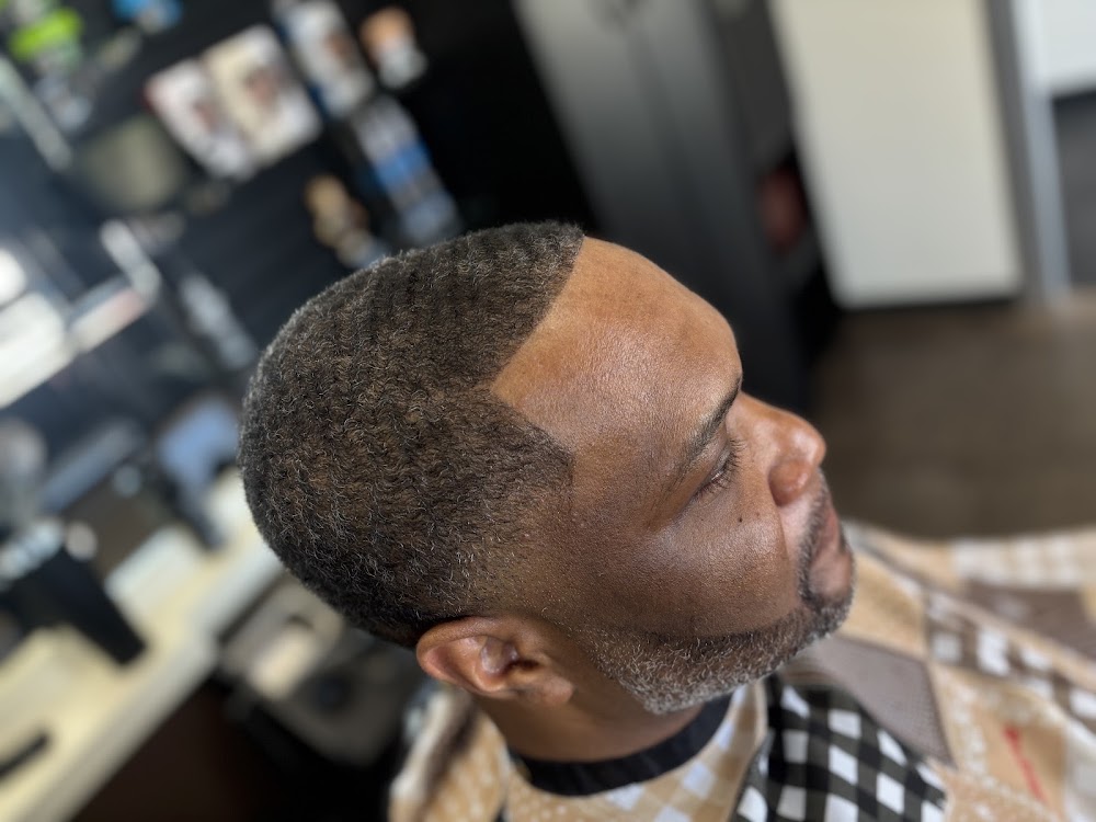 Mike Blends Master Barber view 4