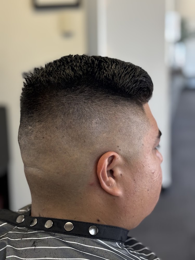 Mike Blends Master Barber view 5