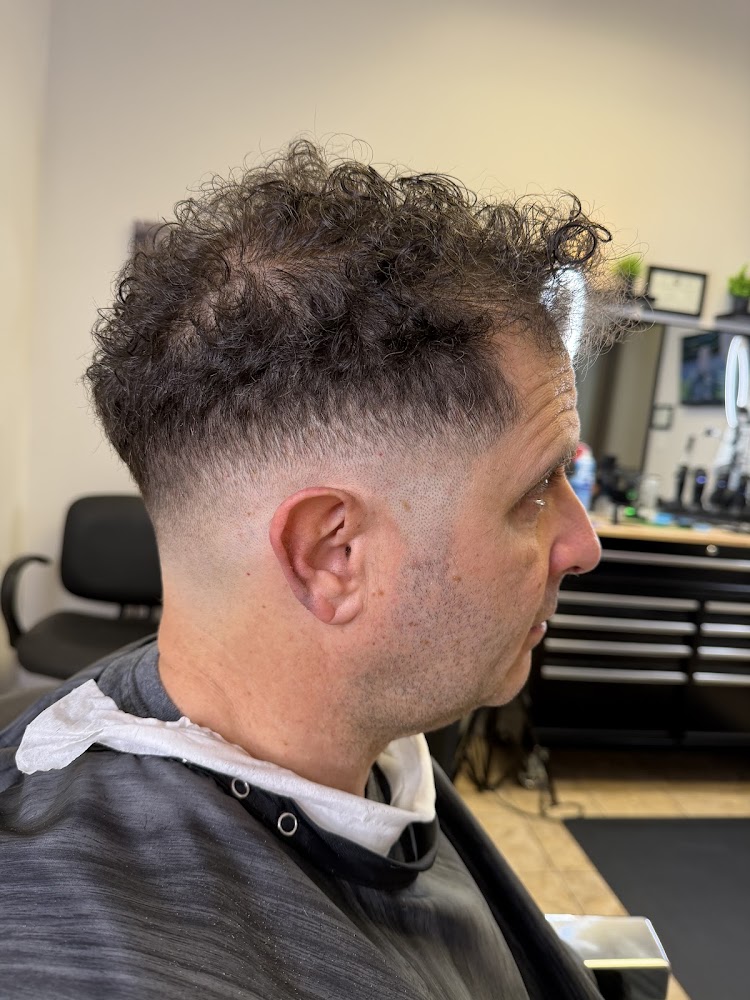 Moni the barber view 4