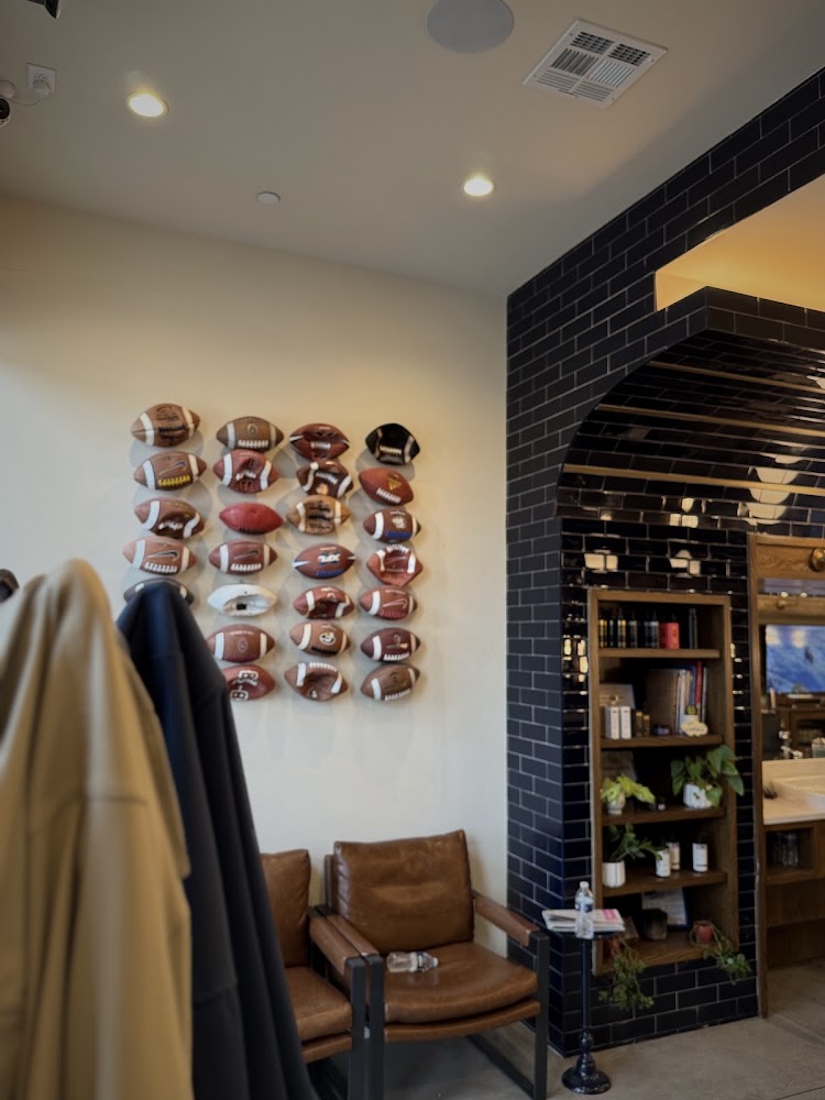 Mr. Winston's - Preston Hollow Barbershop view 3