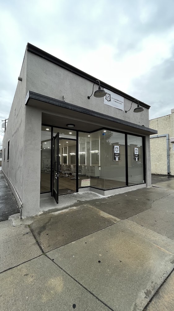 N.G. Barber studio view 5