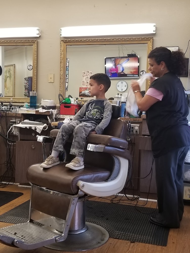 Pitts' Barbershop primary photo