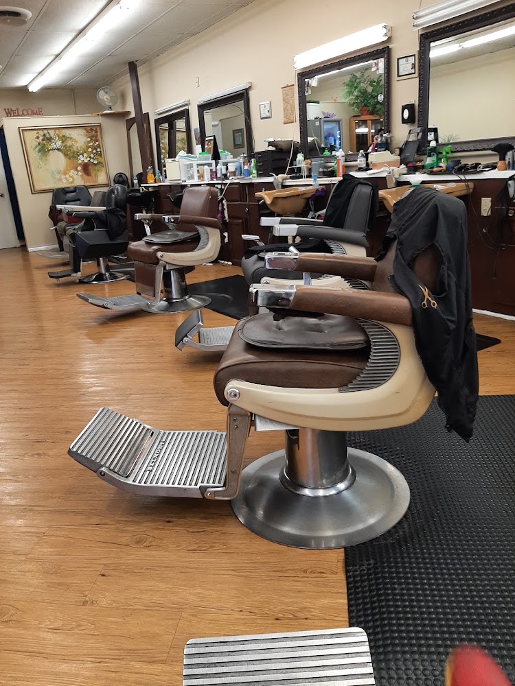 Pitts' Barbershop view 3