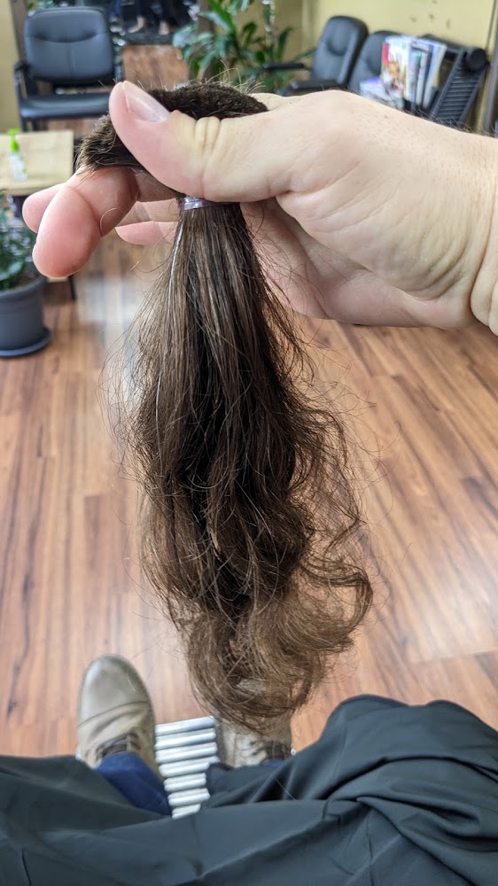 Pixie Cut Barber view 5