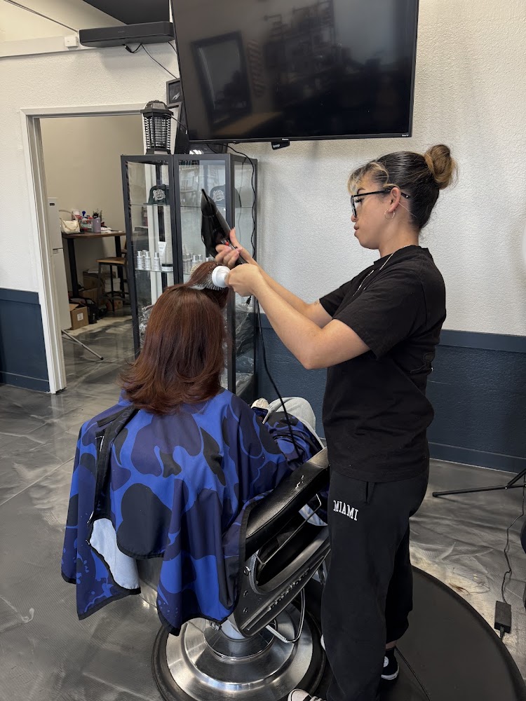 Premium Barbers view 5