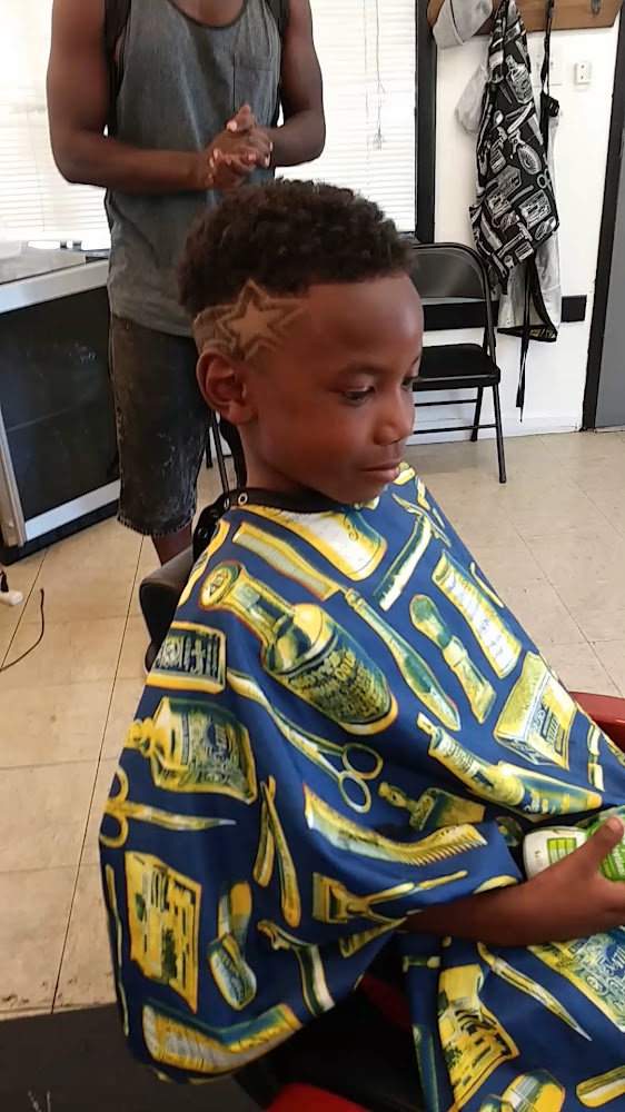 Prime Barber Lounge view 2