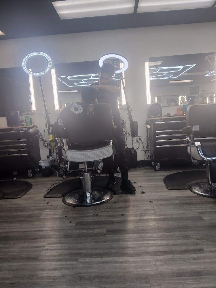 Pulga cutz barbershop view 4