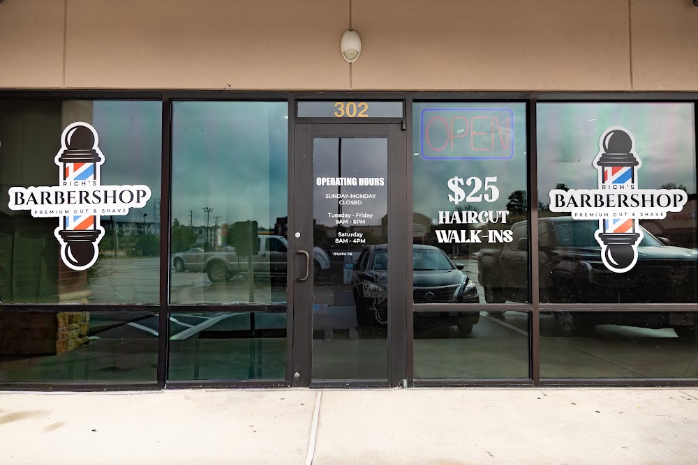 Rich's Barbershop view 3