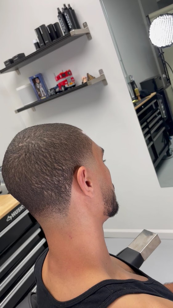 Robert Daniel Barber Studio | DTLA Barber view 2