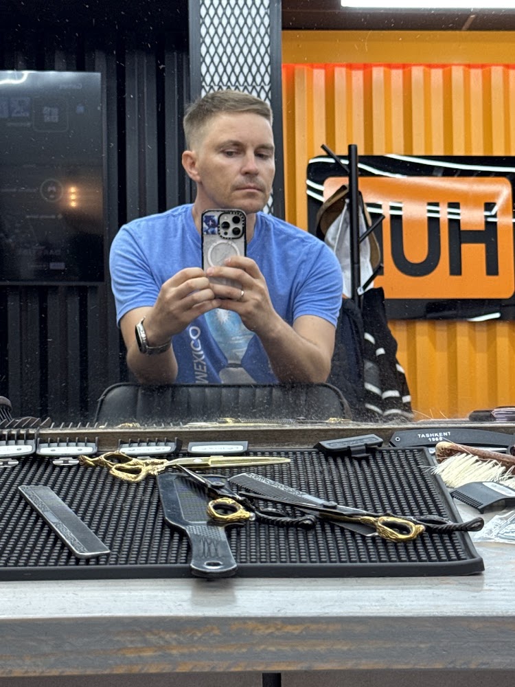 Rstar Barbershop | Men’s Haircut Austin view 2