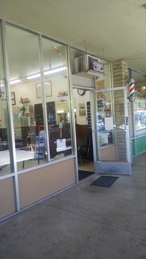 Rubi's Barbershop view 2