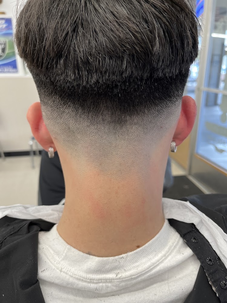 Rubi's Barbershop view 4