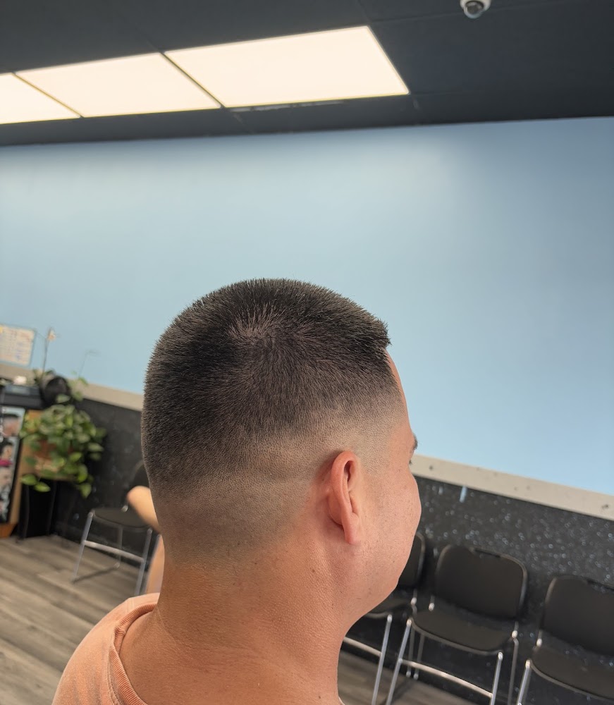 Sammy's Barbershop and beauty Salon view 4