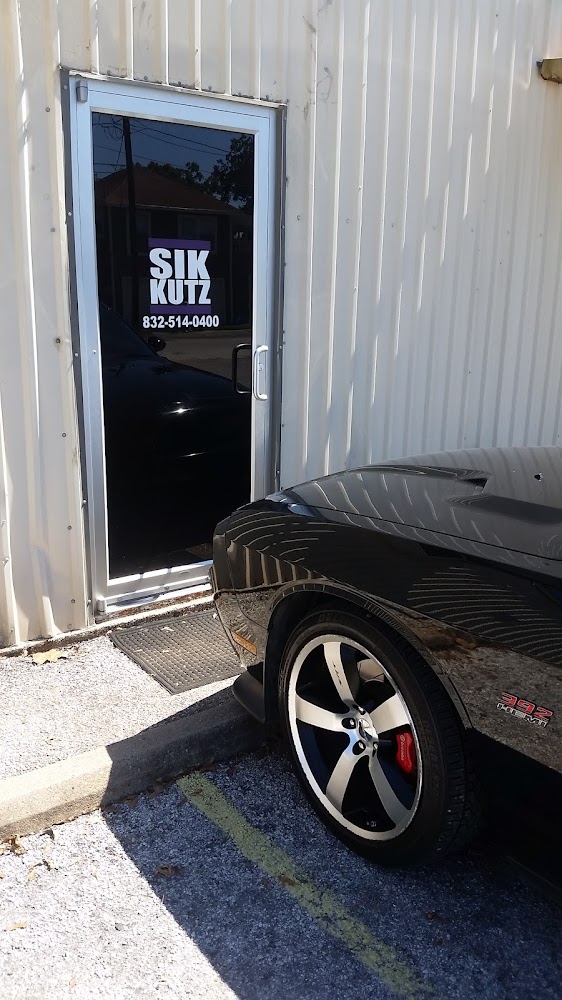 Sik Kutz Barbershop view 3