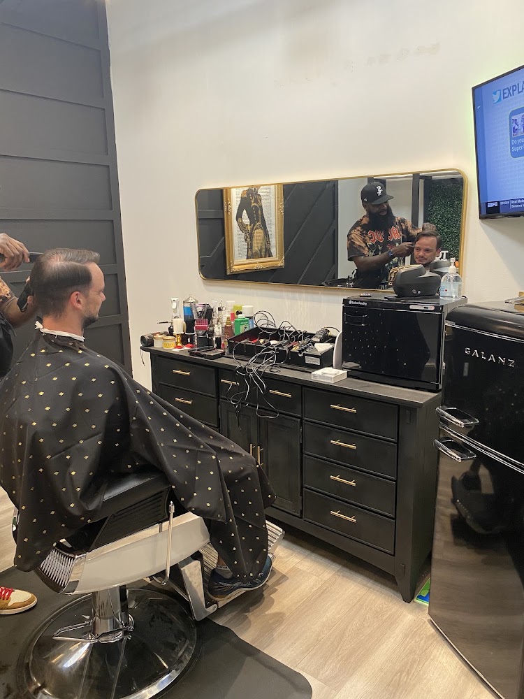 Sly Fox - Gentleman's Lounge & Barbershop view 2