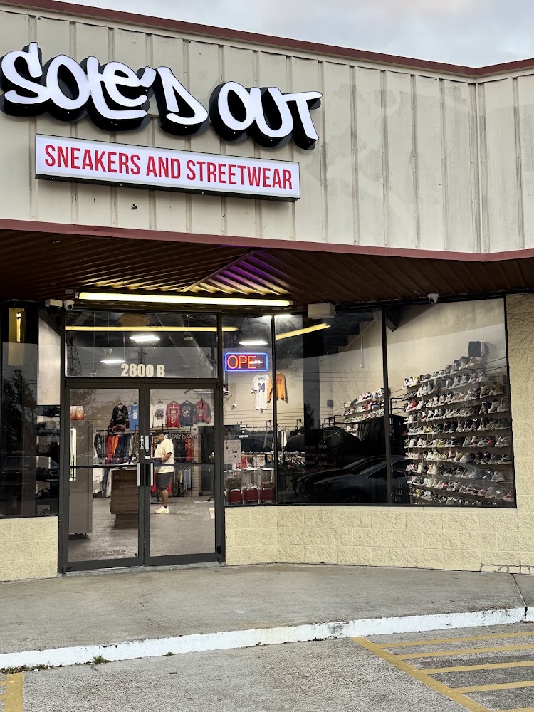 Sole'd Out Sneakers Streetwear Barbershop view 4